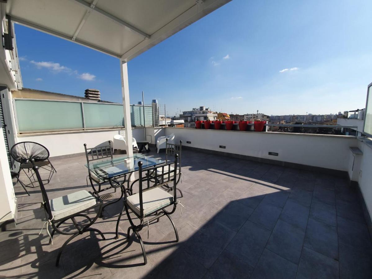 Penthouse 41 In Trastevere With Big Terrace Rome Bagian luar foto